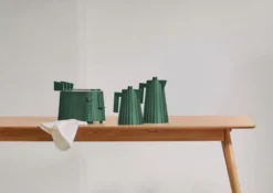 Alessi Plissé Broodrooster Grijs -Flinders x886x886 0001mdl0606 108ambgroupagegreen300dpi1250pxl.jpg.pagespeed.ic .F CNTuCXrN 4