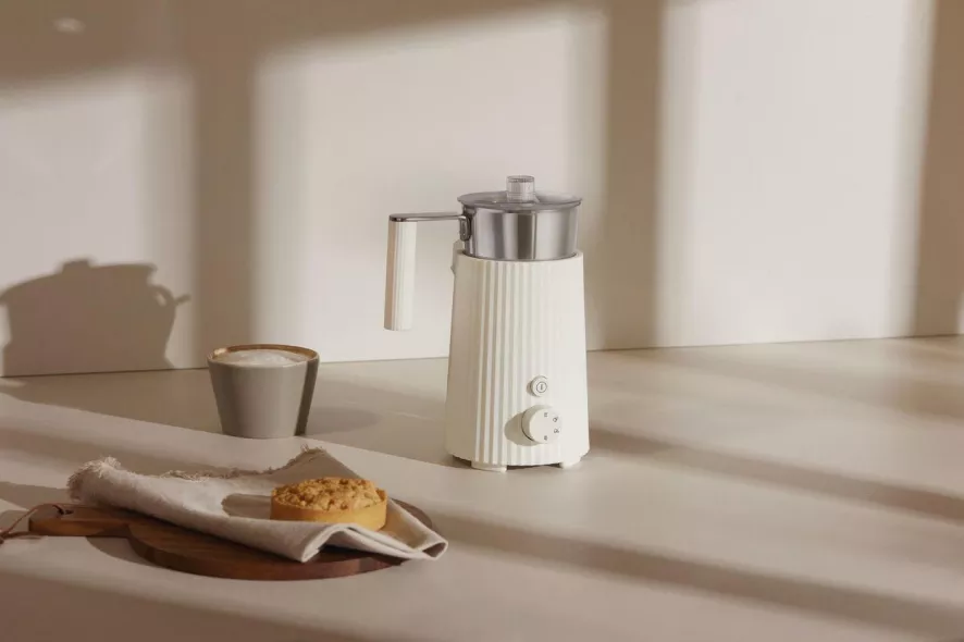 Alessi Plissé Melkopschuimer Rood 4 Alessi Plissé Melkopschuimer Rood - Afbeelding 2