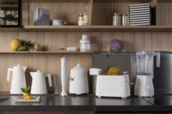 Alessi Plissé Waterkoker 1L Groen -Flinders x886x886 alessi pliss broodrooster8.jpg.pagespeed.ic .eECWkzGJ A