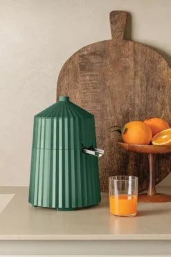 Alessi Plissé Juicer Citruspers Zwart -Flinders x886x886 alessi pliss juicer citruspers11.jpg.pagespeed.ic .GdUNjhKSup 1