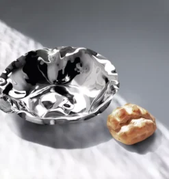 Alessi Sarria Design Schaal Ø27.5 Rvs -Flinders x886x886 alessi sarria schaal zilver sfeer 2.jpg.pagespeed.ic .E1m8PFyRhV