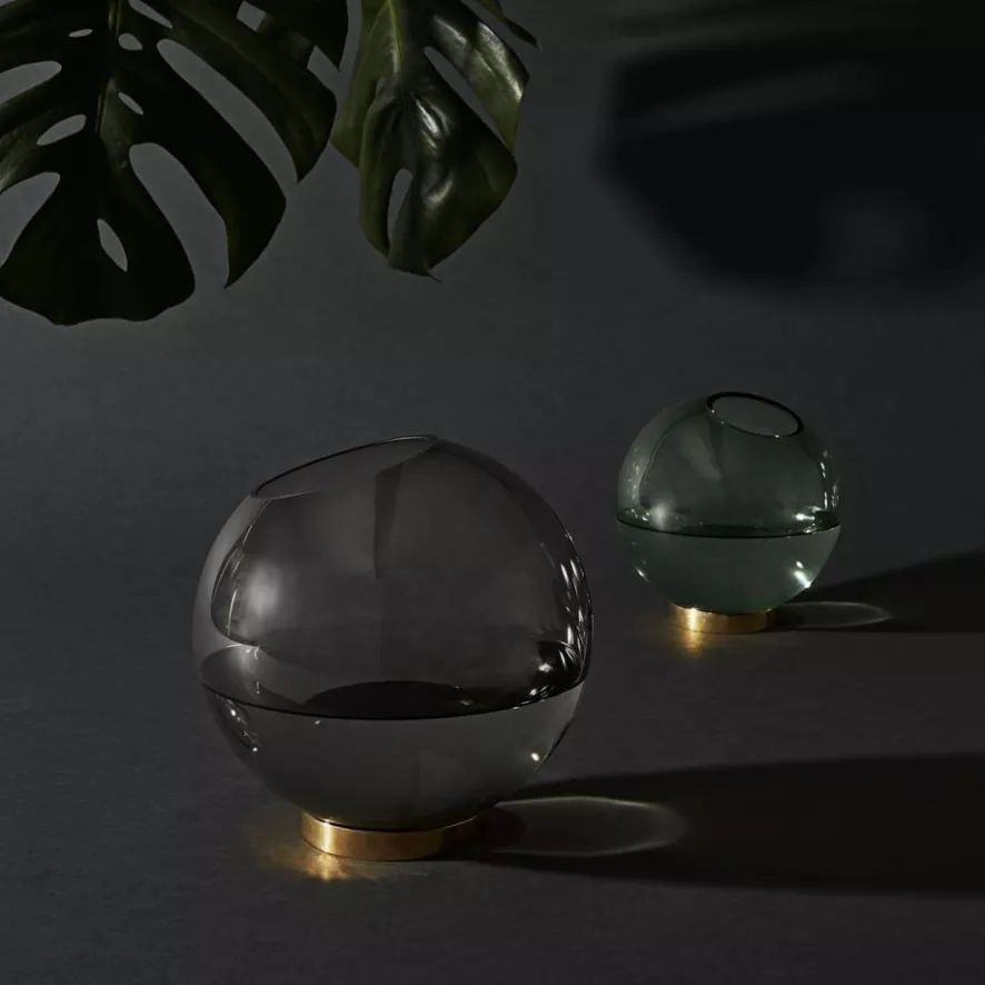 AYTM Globe Vaas 10 Amber/goud 8 AYTM Globe Vaas 10 Amber/goud - Afbeelding 6