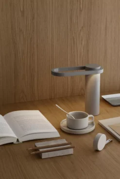 Blomus Hoop Tafellamp LED Oplaadbaar Wit -Flinders x886x886 blomus hoop tafellamp10.jpg.pagespeed.ic .l3gdpKPbHm