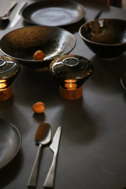 Brokis Muffins Theelicht Rookgrijs - Zwart Eiken -Flinders x886x886 brokis muffins theelichthouder10.jpg.pagespeed.ic .9H90ReS969 1