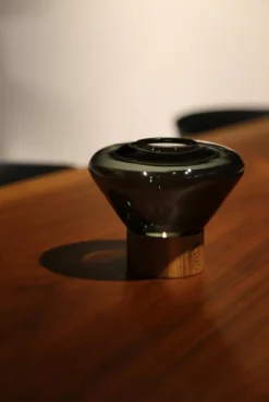 Brokis Muffins Theelicht Rookgrijs - Zwart Eiken -Flinders x886x886 brokis muffins theelichthouder9.jpg.pagespeed.ic .6PHsluGxMP 1