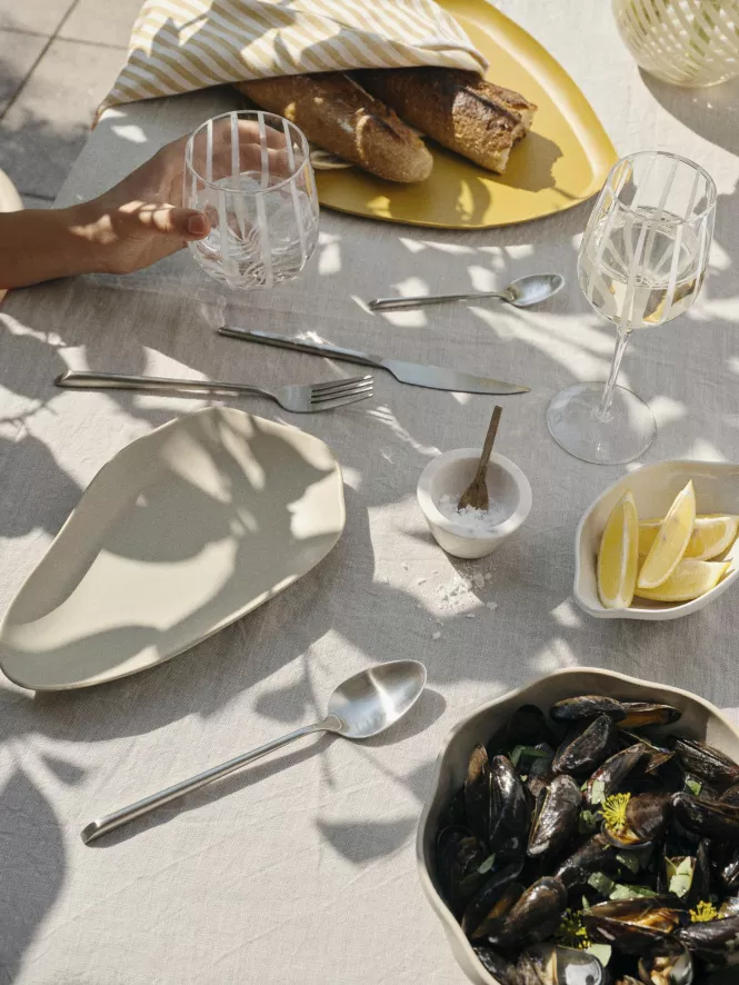 Broste Copenhagen Mie Dienblad 32x39 Aubergine 8 Broste Copenhagen Mie Dienblad 32x39 Aubergine - Afbeelding 6