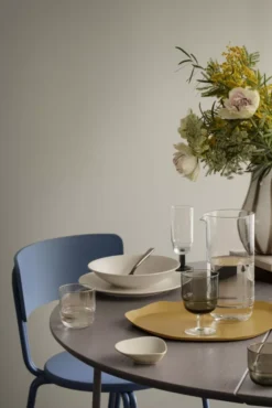 Broste Copenhagen Mie Dienblad 32x39 Aubergine 12 Broste Copenhagen Mie Dienblad 32x39 Aubergine -Flinders x886x886 broste copenhagen oda eetkamerstoel4.jpg.pagespeed.ic .SUGL0HjU4