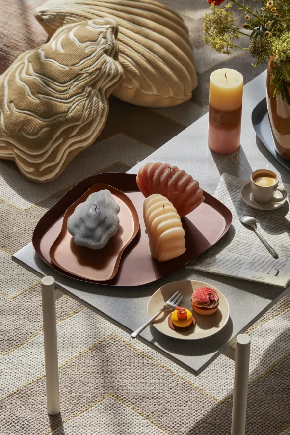 Broste Copenhagen Mie Dienblad 32x39 Aubergine 6 Broste Copenhagen Mie Dienblad 32x39 Aubergine - Afbeelding 4