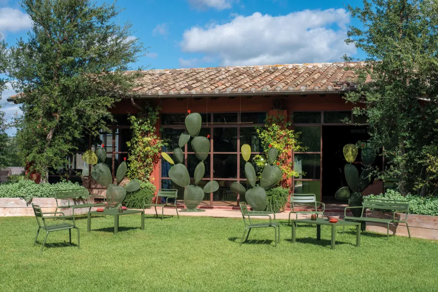 Emu Tweedekansje - Star Tuinbank Met Armleuning Antique Iron 4 Emu Tweedekansje - Star Tuinbank Met Armleuning Antique Iron - Afbeelding 2