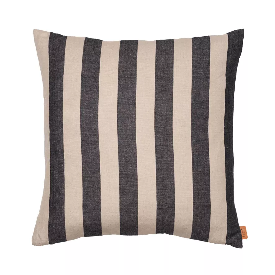 Ferm Living Grand Kussen 50x50 Sand/Black 3 Ferm Living Grand Kussen 50x50 Sand/Black