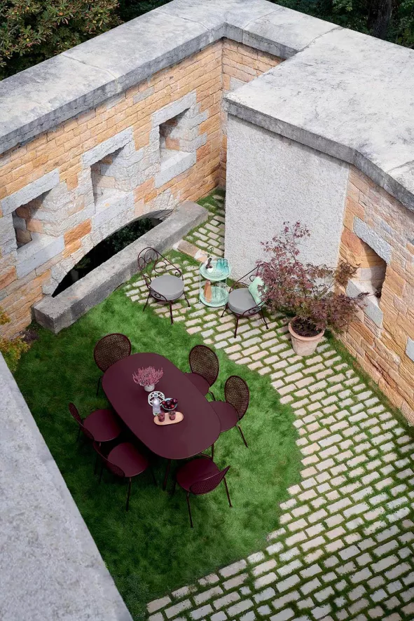 Fermob Lorette Tuinstoel Rosemary 17 Fermob Lorette Tuinstoel Rosemary - Afbeelding 15