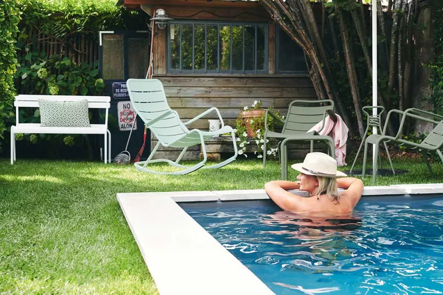 Fermob Luxembourg Schommelstoel Frosted Lemon 8 Fermob Luxembourg Schommelstoel Frosted Lemon - Afbeelding 6