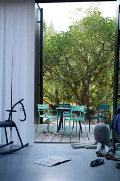 Fermob Luxembourg Tuintafel Vierpoot 80x80 Anthracite -Flinders x886x886 fermob luxembourg tuinstoel met armleuning62.jpg.pagespeed.ic .aAwCUPrAAZ 1