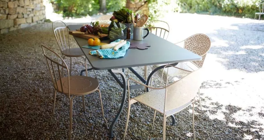 Fermob Romane Tuintafel 180x100 Poppy 4 Fermob Romane Tuintafel 180x100 Poppy - Afbeelding 2