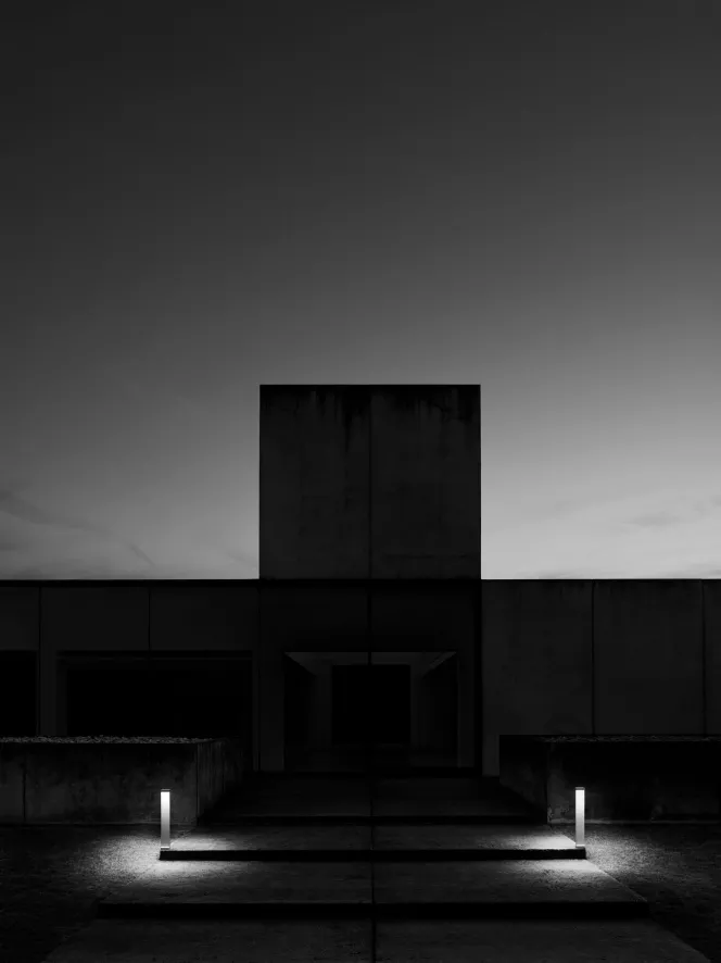 Flos Casting C 100x700 Sokkellamp LED 2700K Zwart 5 Flos Casting C 100x700 Sokkellamp LED 2700K Zwart - Afbeelding 3