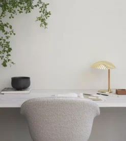 Gubi Bat Eetkamersstoel Gestof. Zwart Dedar Melville 023 -Flinders x886x886 gubi bat eetkamerstoel gestoffeerd zwart onderstel17.jpg.pagespeed.ic .OhuxixoLFw