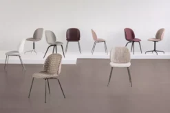 Gubi Beetle Stoel Met Naturel Eiken Onderstel, Alabaster White -Flinders x886x886 gubi beetle stoel met gerookt eiken onderstel2.jpg.pagespeed.ic .bJ8XF2nSsU 1