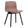 Hay AAC12 Stoel Zwart Gelakt Eiken Onderstel Soft Brick