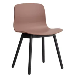 Hay AAC12 Stoel Zwart Gelakt Eiken Onderstel Soft Brick