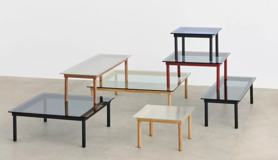 Hay Kofi Salontafel Zwart Gelakt Eiken 80x80 Geribbeld Glas 6 Hay Kofi Salontafel Zwart Gelakt Eiken 80x80 Geribbeld Glas - Afbeelding 4