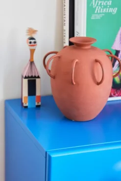 HKliving HK Objects Vaas Met Handvat Terracotta -Flinders x886x886 hkliving hk objects vaas met handvat terracotta4.jpg.pagespeed.ic .fCmS 2waan