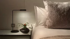 Lumina Flo Grommet F46 Tafellamp LED 3000K Geel 36 Lumina Flo Grommet F46 Tafellamp LED 3000K Geel -Flinders x886x886 lumina flo bedside tafellamp led38.jpg.pagespeed.ic .PHYEoemnHz