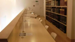 Lumina Flo Grommet F46 Tafellamp LED 3000K Geel 37 Lumina Flo Grommet F46 Tafellamp LED 3000K Geel -Flinders x886x886 lumina flo grommet f20 tafellamp zwart1.jpg.pagespeed.ic .wwd hwnlvA