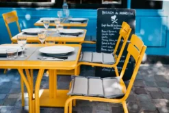 Fermob Luxembourg Tuintafel Massief Blad 71x71 Opaline -Flinders x886x886 luxembourgmoncoeurbellevilleparisfrstphanerambaud11.jpg.pagespeed.ic .6P GKhMTJc