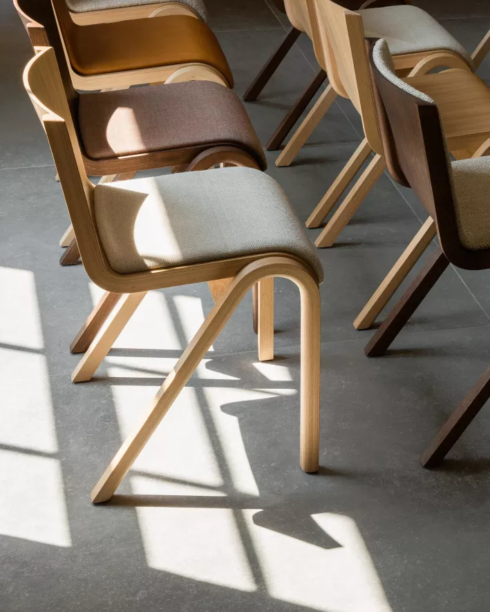 Audo Copenhagen Ready Eetkamerstoel Naturel Eiken, Zitting Leder Dakar 0250 10 Audo Copenhagen Ready Eetkamerstoel Naturel Eiken, Zitting Leder Dakar 0250 - Afbeelding 8