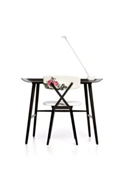 Moooi Woood Bureau Zwart -Flinders x886x886 moooi woood tafel sfeer6.jpg.pagespeed.ic .uP9BpXZOZm