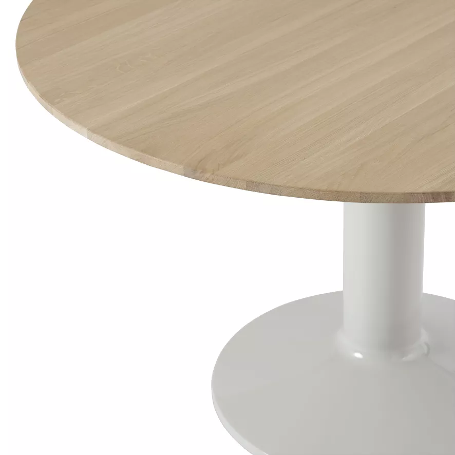 Muuto Midst Eettafel 120 Donker Geolied Eiken Donkerrode Voet 9 Muuto Midst Eettafel 120 Donker Geolied Eiken Donkerrode Voet - Afbeelding 7