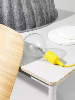 Muuto Base Tafel 250x90 Wit Laminaat, Multiplex Rand -Flinders x886x886 muuto nerd chair sfeer 4.jpg.pagespeed.ic .jV9164Asd