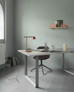 Muuto 70/70 Bureau 170x85 Grijs -Flinders x886x886 muuto tip tafellamp led2.jpg.pagespeed.ic .6UNE9UOjhO