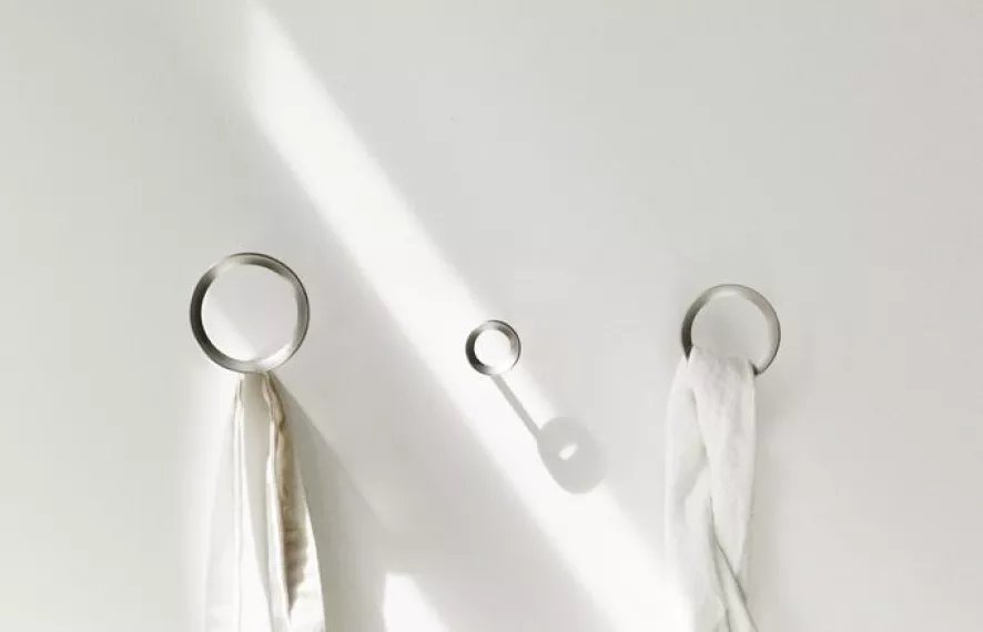 Normann Copenhagen Loop Haak Ø7.8 Medium Warm Grey 10 Normann Copenhagen Loop Haak Ø7.8 Medium Warm Grey - Afbeelding 8