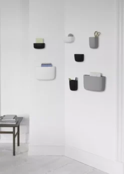 Normann Copenhagen Pocket Organizer 3 Wandplank Lichtgrijs 27 Normann Copenhagen Pocket Organizer 3 Wandplank Lichtgrijs -Flinders x886x886 normann copenhagen pocket organizer 2 wandplank6.jpg.pagespeed.ic .n5ntAC bKf