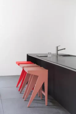 Objekte Unserer Tage Schulz Barkruk 65 Luminous Red -Flinders x886x886 objekte unserer tage schultz barkruk 6519.jpg.pagespeed.ic .p1H6Nx7M F