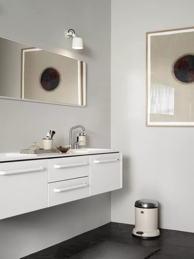 VIPP Vipp7 Tandenborstelbeker Beige 5 VIPP Vipp7 Tandenborstelbeker Beige - Afbeelding 3