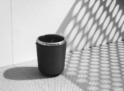 VIPP Vipp7 Tandenborstelbeker Beige 14 VIPP Vipp7 Tandenborstelbeker Beige -Flinders x886x886 vipp vipp7 tandenborstelhouder2.jpg.pagespeed.ic .xjh8YyZcpR