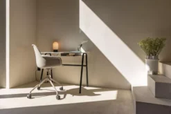 Zuiver Albert Kuip Bureaustoel Met Armleuning White 14 Zuiver Albert Kuip Bureaustoel Met Armleuning White -Flinders x886x886 zuiverfw21collectiongoodplasticdesk599albertkuipofficechairtaupe2691.jpg.pagespeed.ic .nl650ZPao9